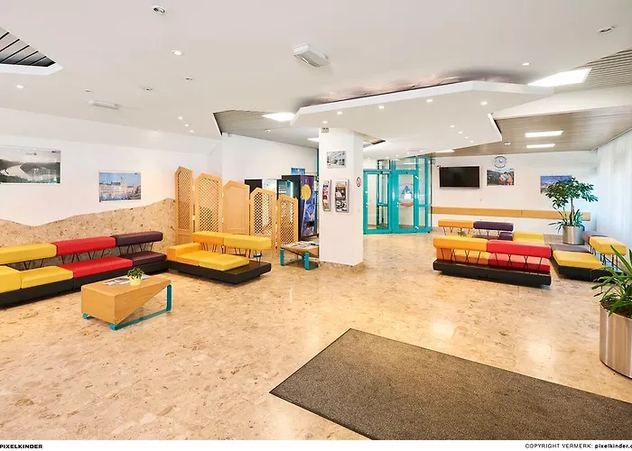 Jugendgaestehaus Хостел *